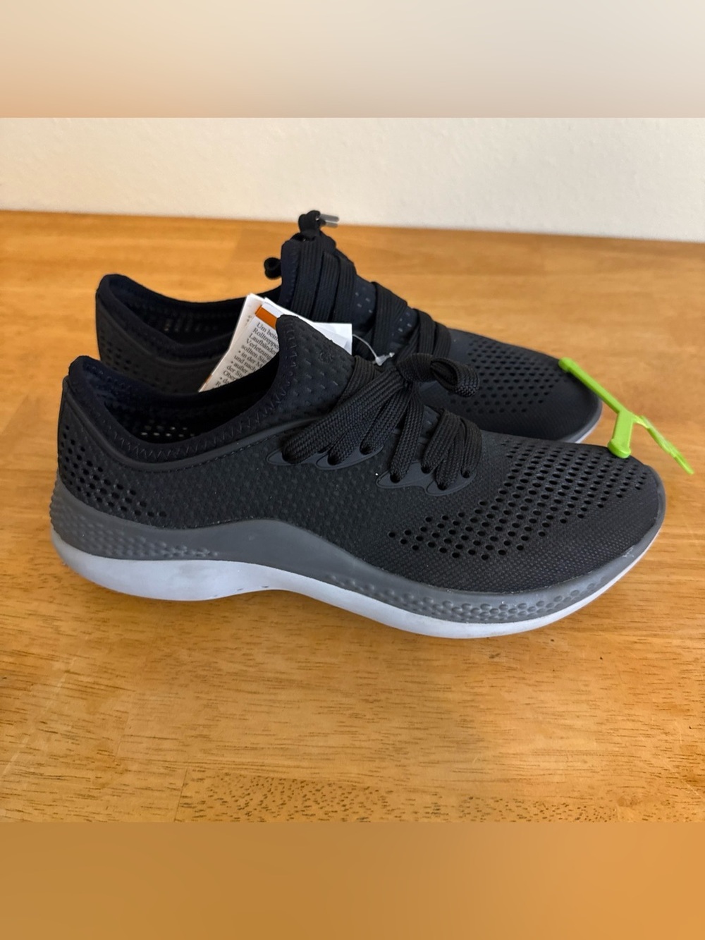 Crocs LiteRide 360 Pacer W Black Sneakers Womens Size 7 NEW - Picture 4 of 6